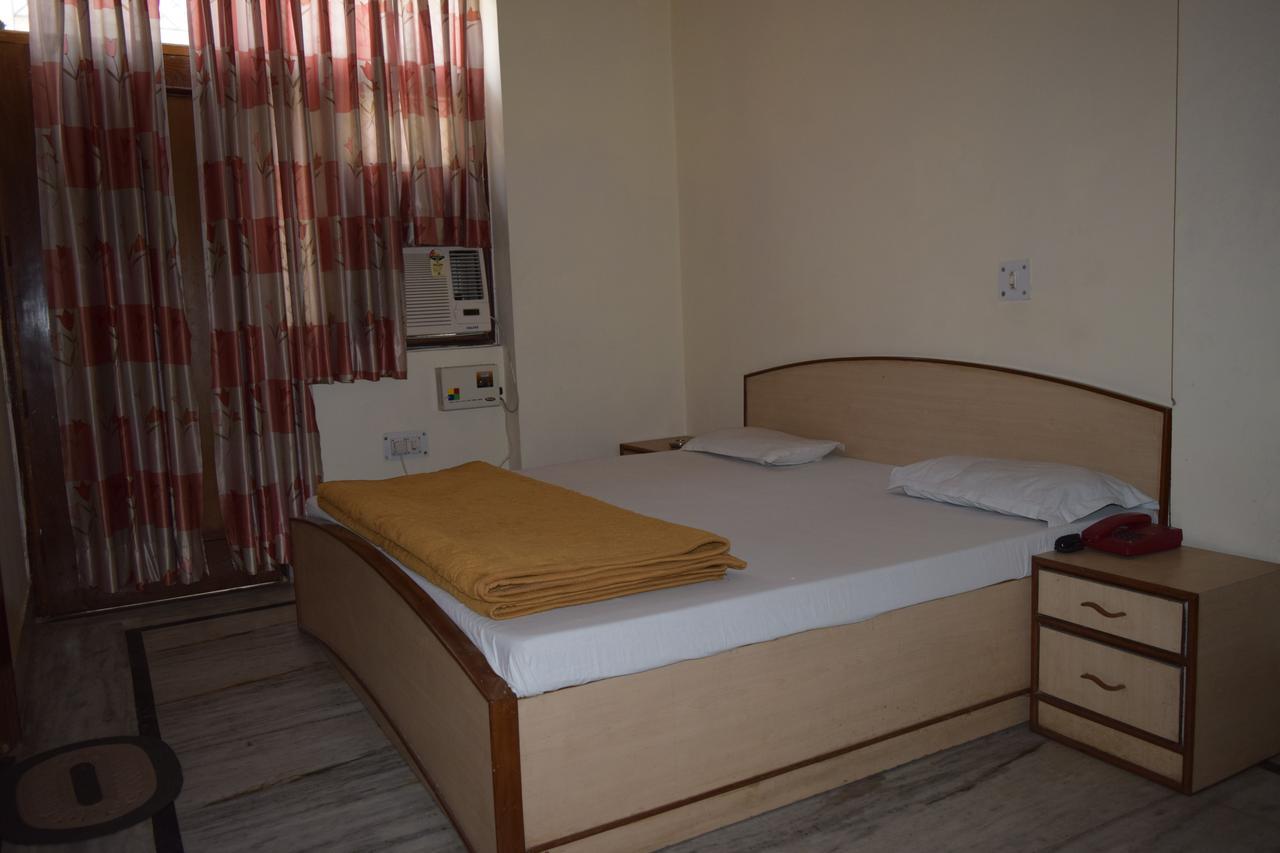 Hotel Raj Palace Rishikesh Ngoại thất bức ảnh