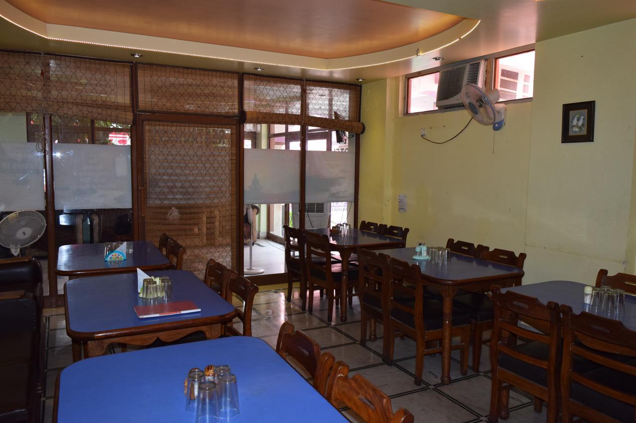 Hotel Raj Palace Rishikesh Ngoại thất bức ảnh