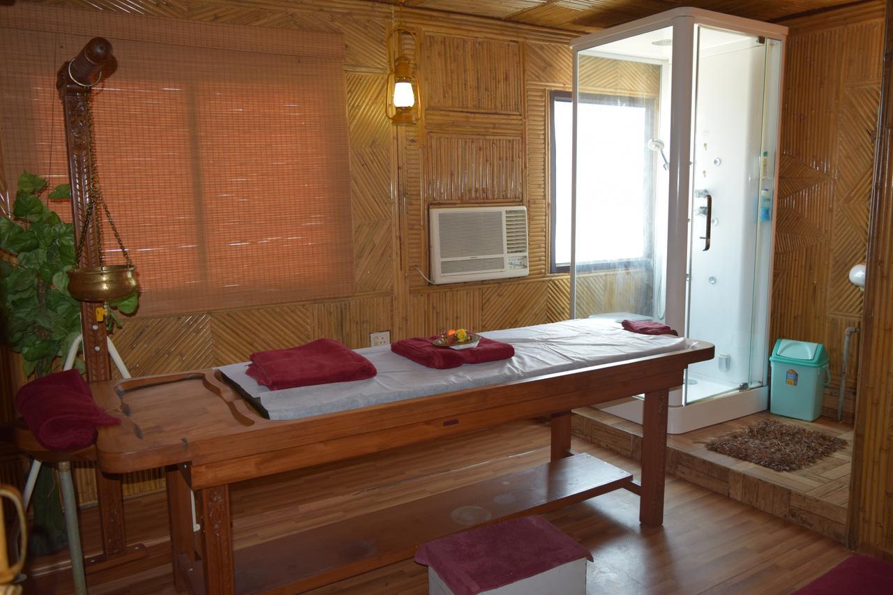 Hotel Raj Palace Rishikesh Ngoại thất bức ảnh